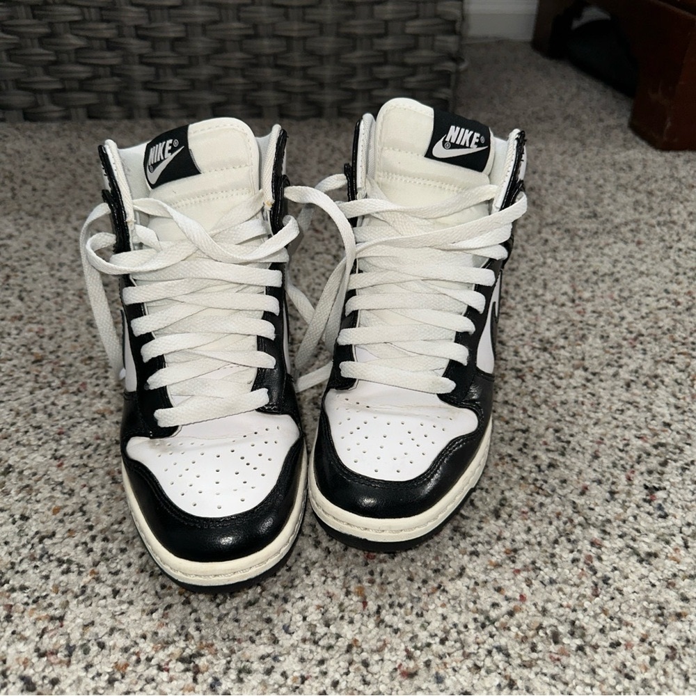 Nike Sky Hi Dunk Black and White Size 5.5